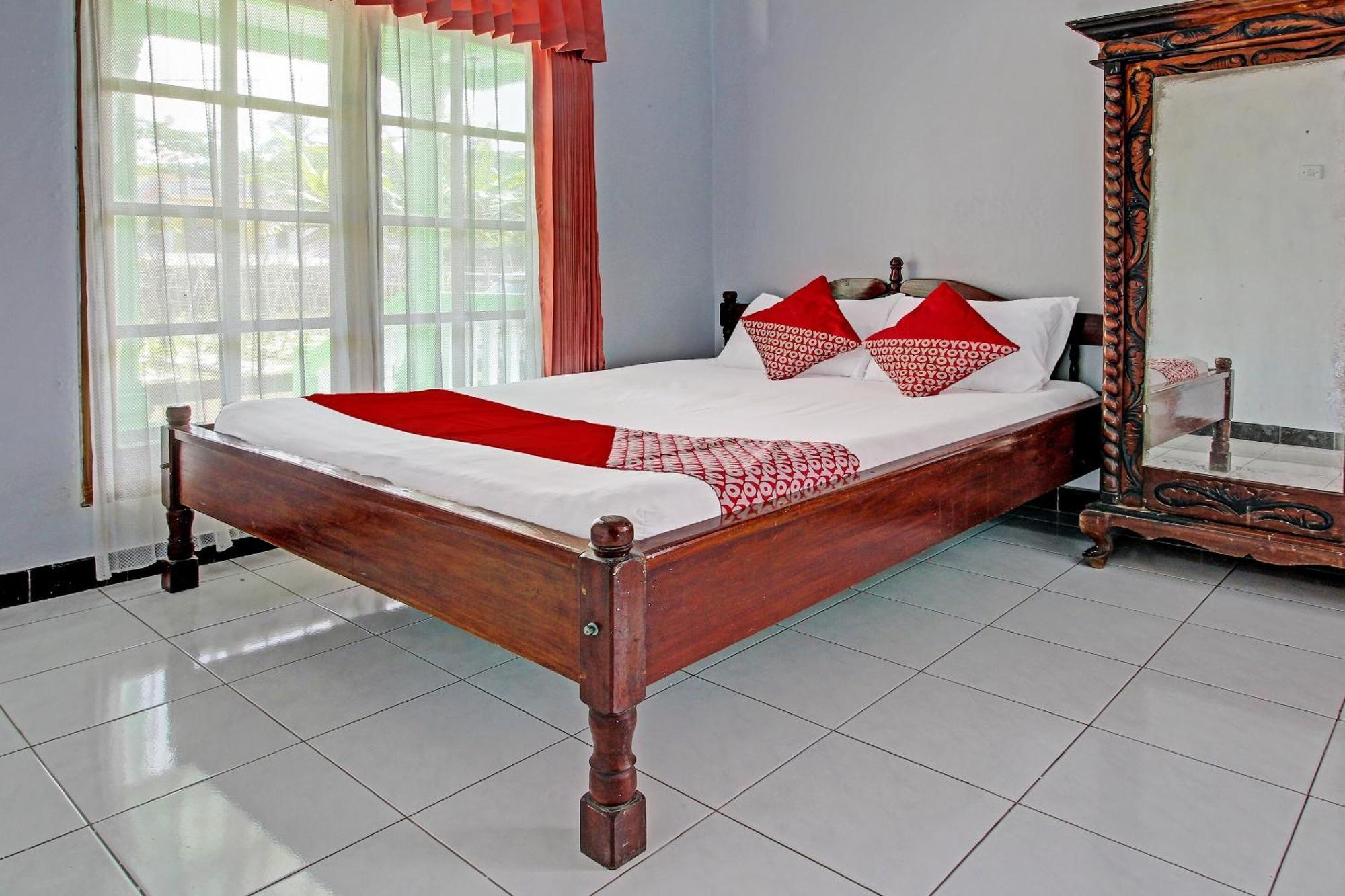 Отель Spot On 91214 Desa Wisata Pandean Trenggalek Экстерьер фото