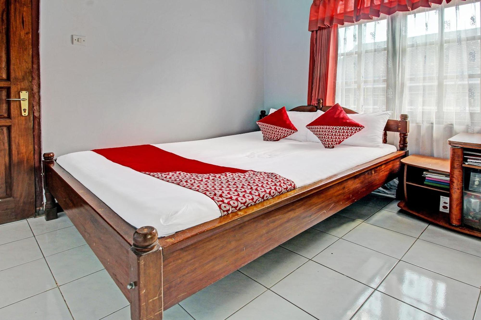 Отель Spot On 91214 Desa Wisata Pandean Trenggalek Экстерьер фото