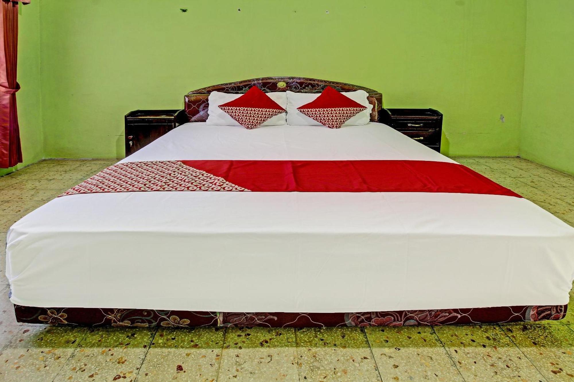 Отель Spot On 91214 Desa Wisata Pandean Trenggalek Экстерьер фото