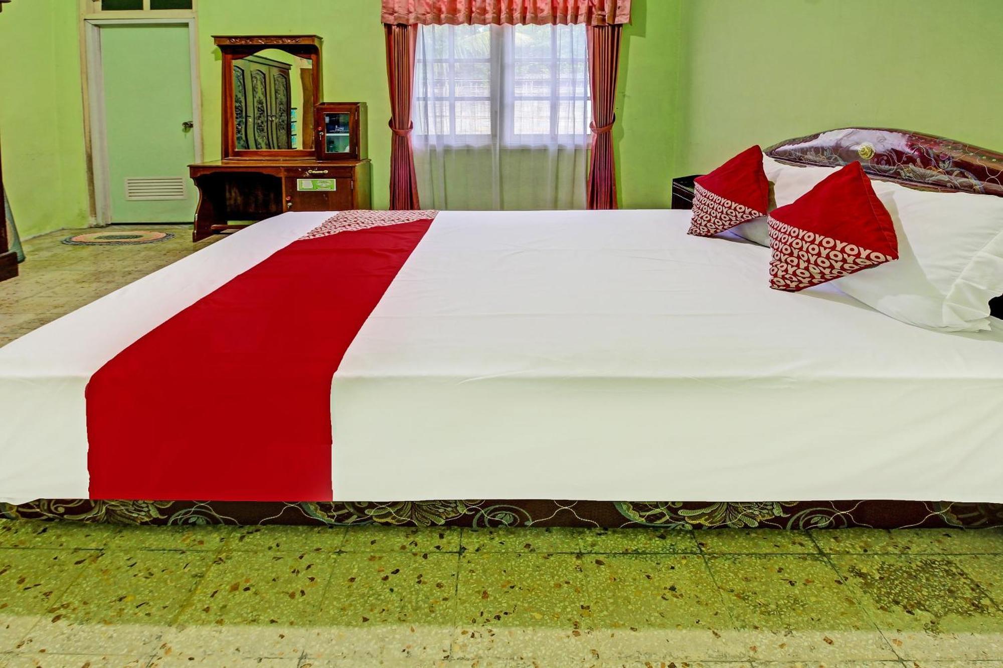 Отель Spot On 91214 Desa Wisata Pandean Trenggalek Экстерьер фото